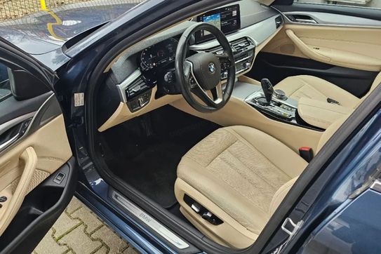 BMW Seria 5 Touring 520d xDrive