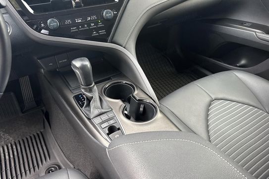 Toyota Camry Prestige 2.5 Hybrid  CVT