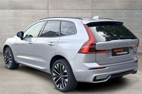 Volvo XC60 B5 B AWD Ultra Dark