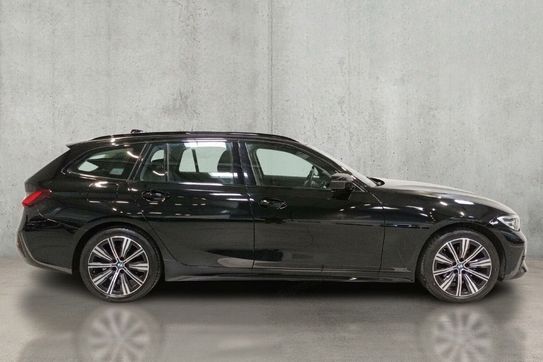 BMW Seria 3 Touring 320d Sport Line