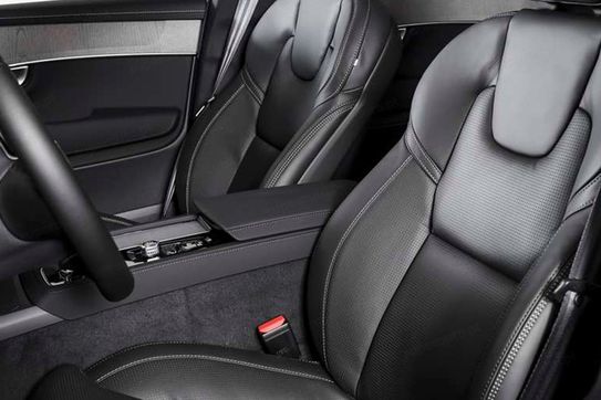 Volvo XC90 B5 B AWD Ultra Black Edition