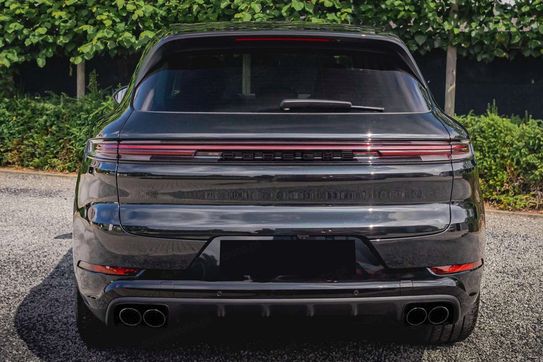 Porsche Cayenne E-Hybrid Black Edition