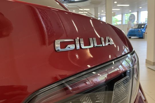 Alfa Romeo Giulia Intensa Q4