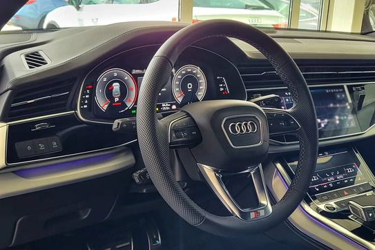 Audi Q8 45 TDI mHEV quattro Tiptronic