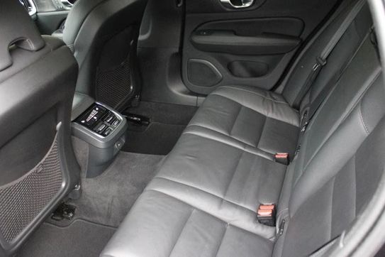 Volvo V60 CC Core B4 D AWD aut