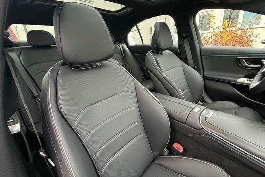 Mercedes Klasa E 300 de  4-Matic AMG