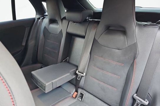 Mercedes CLA Shooting Brake 200 AMG Line