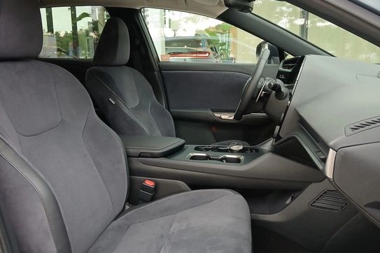 Lexus RZ 450e Omotenashi DIRECT4