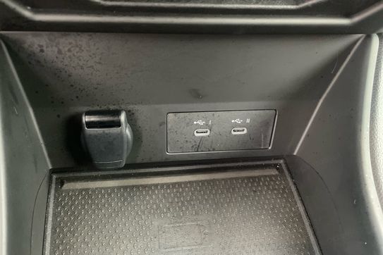 Renault Captur Techno 1.6 E-Tech Hybrid AT