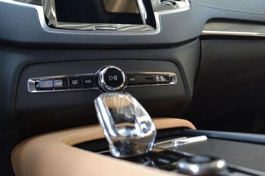 Volvo XC90 Hybrid Ultra Bright