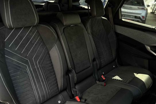Peugeot 5008 GT Exclusive S&S e-DCS6 1.2 PureTech mHEV