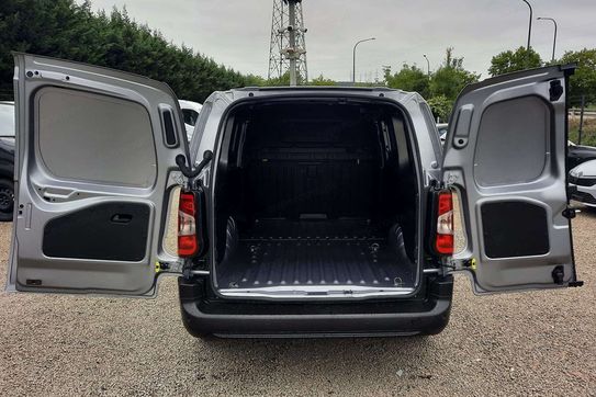 Peugeot Partner Van Long L2H1 EAT8