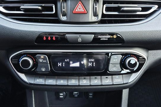 Hyundai i30 1.5 T-GDI Smart DCT