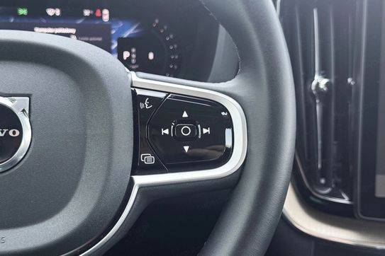 Volvo XC60 B5 B AWD Plus Dark