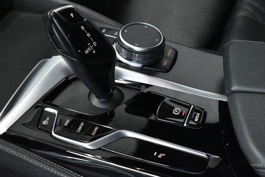 BMW Seria 5 520d xDrive M Sport mHEV aut