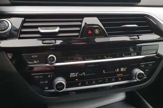 BMW Seria 5 Touring 530e xDrive Luxury Line