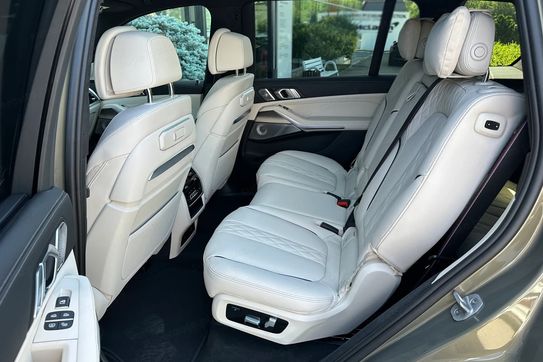 BMW X7 M60i xDrive mHEV sport-aut