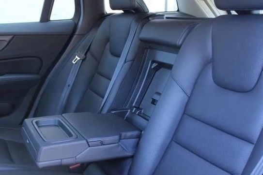 Volvo V60 B4 D Momentum Core