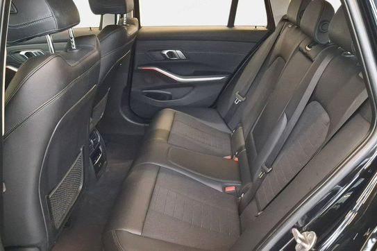 BMW Seria 3 318i aut