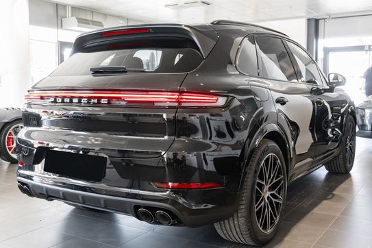Porsche Cayenne E-Hybrid Black Edition