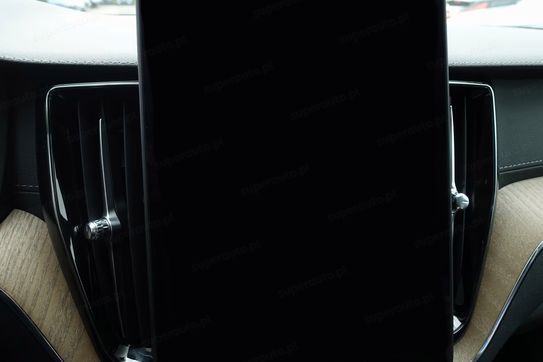 Volvo XC60 B5 AWD Plus Dark