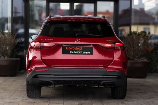 Mercedes GLA 220 4-Matic AMG Line 8G-DCT