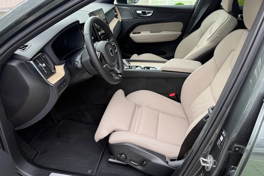 Volvo XC60 T6 Plug-In Hybrid AWD Ultra Dark aut