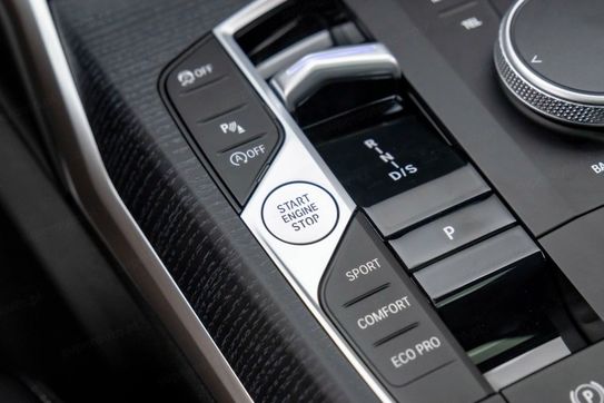 BMW Seria 3 330d xDrive M Sport