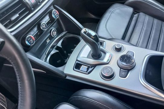 Alfa Romeo Stelvio Turbo Veloce Q4