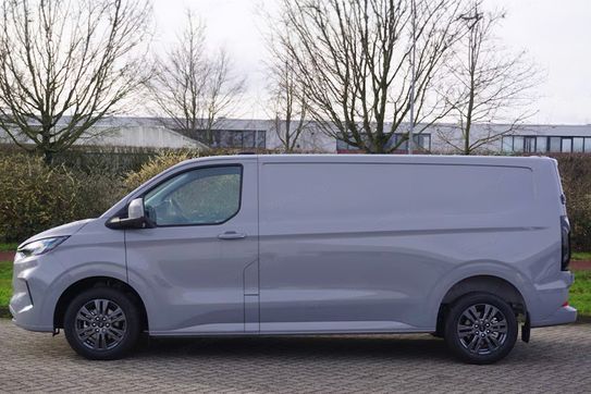 Ford Transit Custom 320 L2H1 Limited A8