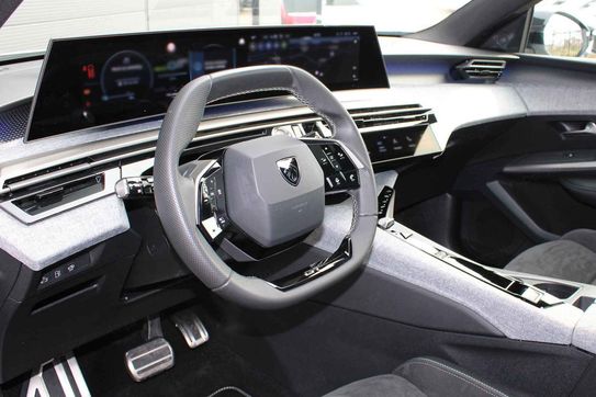 Peugeot 5008 GT Exclusive e-DCS7 Plug-in HYBRID 1.6 PHEV