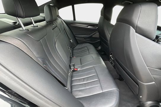 BMW Seria 5 M550i xDrive