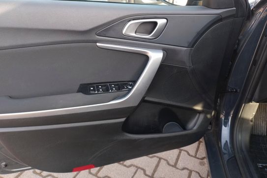 Kia Ceed M 1.5 T-GDI  DCT