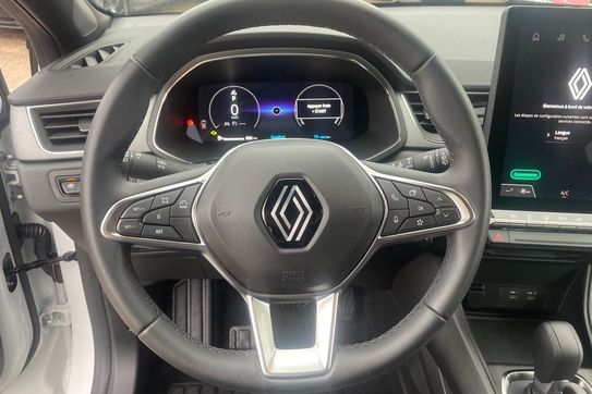 Renault Captur Techno 1.6 E-Tech Hybrid AT