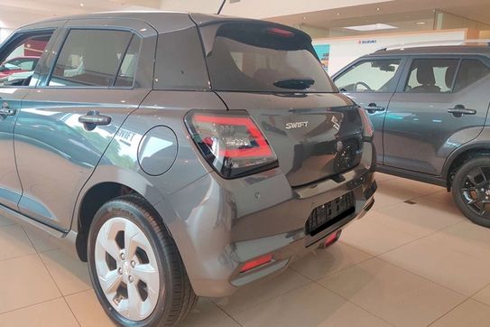 Suzuki Swift Premium Plus 1.2 Dualjet SHVS