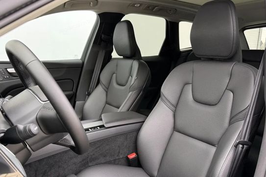 Volvo XC60 T6 Plug-In Hybrid AWD Ultra Dark