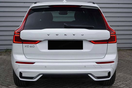 Volvo XC60 B5 AWD Ultra Dark