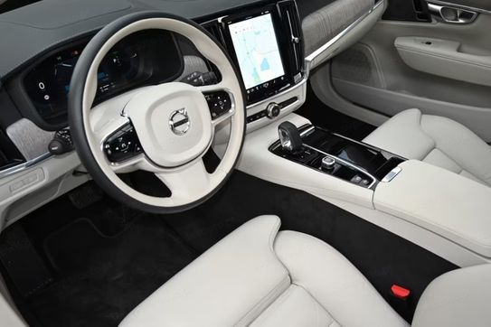 Volvo V90 T6 AWD Plug-In Hybrid Plus Bright