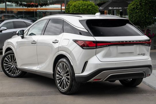 Lexus RX 450h+ Omotenashi 2.5 Hybrid Plug-in
