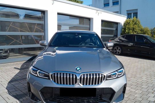 BMW Seria 3 330e M Sport
