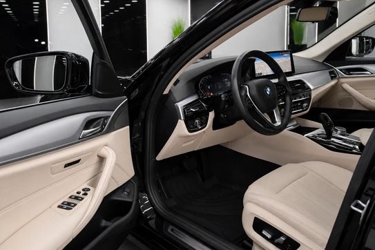 BMW Seria 5 Touring 520d mHEV Luxury Line aut
