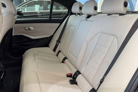 BMW Seria 3 320d xDrive M Sport