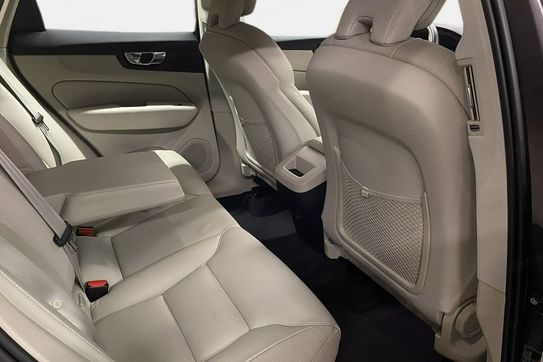 Volvo XC60 B4 B Momentum Pro