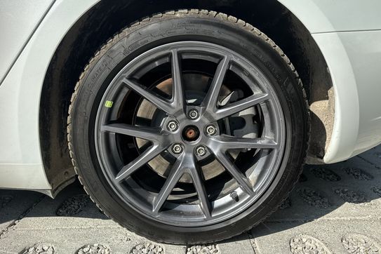 Tesla Model 3 RWD
