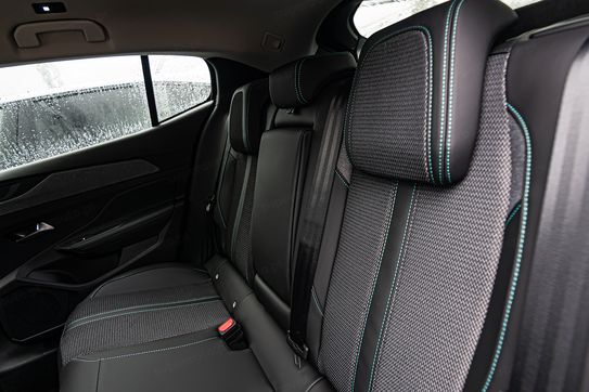 Peugeot 408 Allure e-DCS 1.2 mHEV