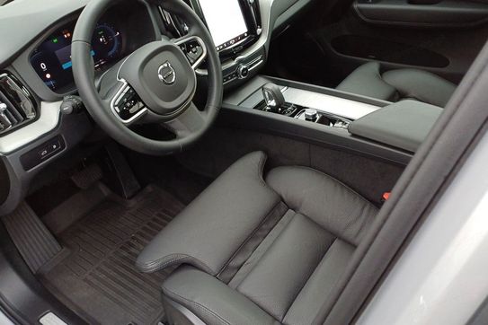 Volvo XC60 T6 Plug-In Hybrid AWD Plus Dark aut