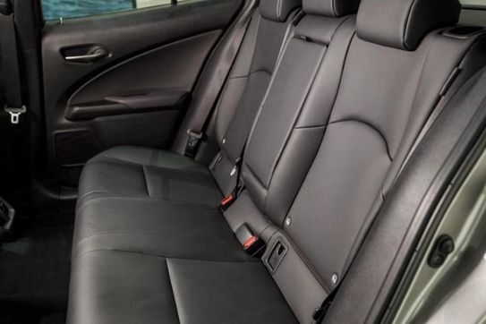 Lexus UX 300h F Sport Design