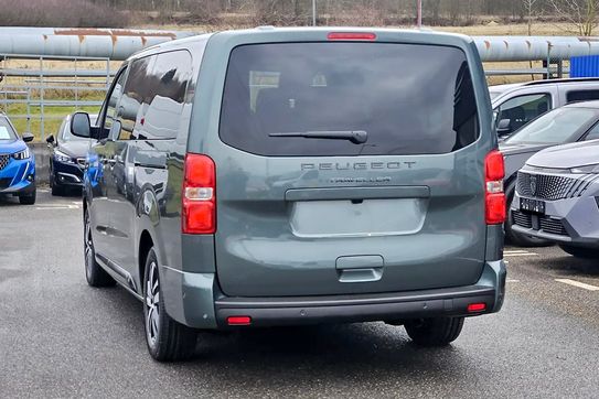 Peugeot Traveller Long L2H1 Business VIP EAT8