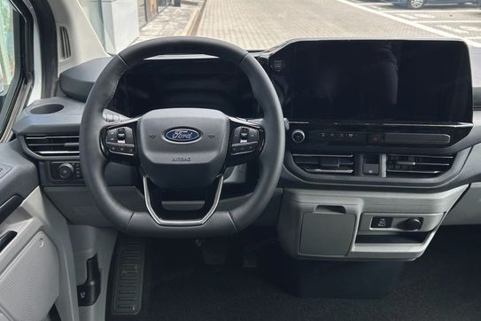 Ford Tourneo Custom 320 L2H1 Titanium A8