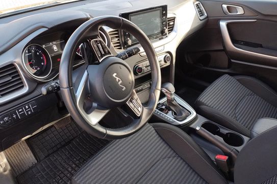 Kia Ceed M 1.5 T-GDI  DCT